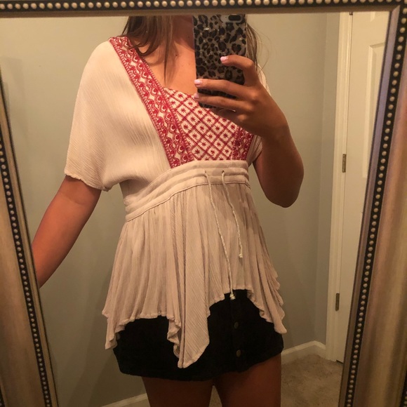 boho cream top with string tie and red embroidery - Picture 2 of 4